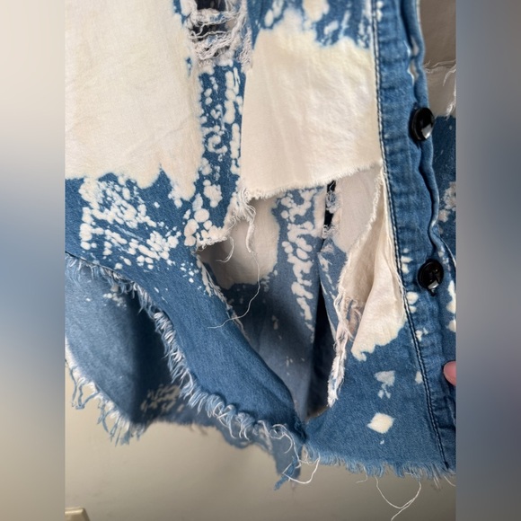 Thrill Jeans Womens High Low Heavily Distressed Button Down Blue Shirt Top Lg. - Picture 4 of 14